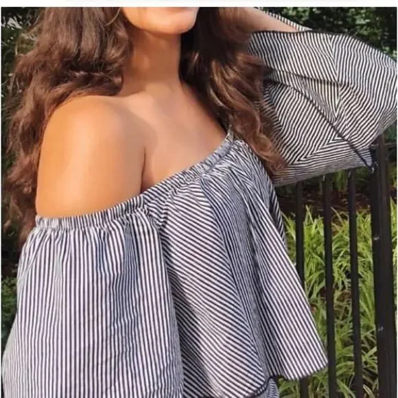 Missguided Women's Romper Stripped Black and White Size 2 Zipper on Back - Picture 3 of 12